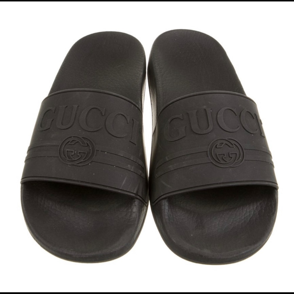 Black Gucci woman slides , bought from Real online, to small